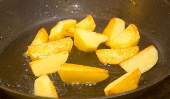 картофельный салат с говядиной