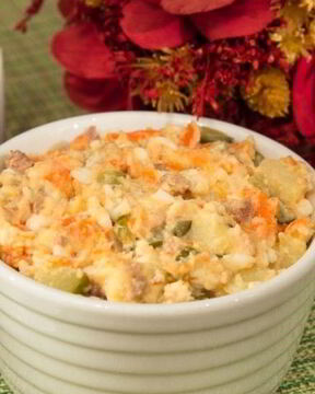 Картофельный салат с соленым огурцом