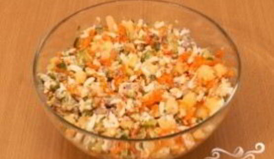 картофельный салат с соленым огурцом