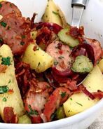 Немецкий картофельный салат с копченой колбасой