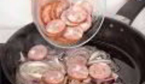 немецкий картофельный салат с копченой колбасой