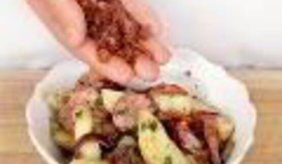 немецкий картофельный салат с копченой колбасой