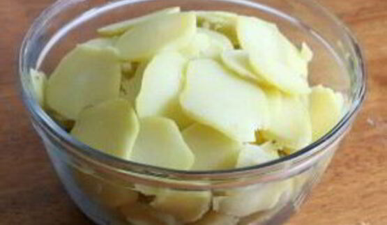 салат из картофеля и лука