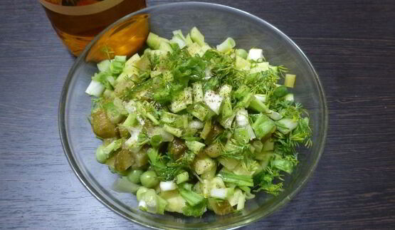 салат из картофеля и огурцов