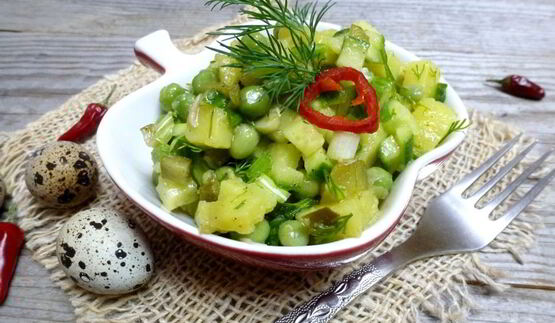 салат из картофеля и огурцов