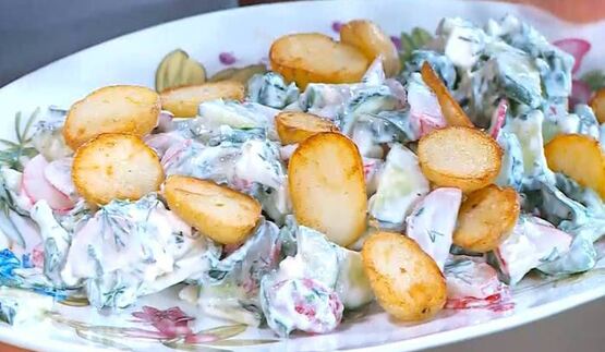 салат из молодого картофеля с редисом и заправкой из феты