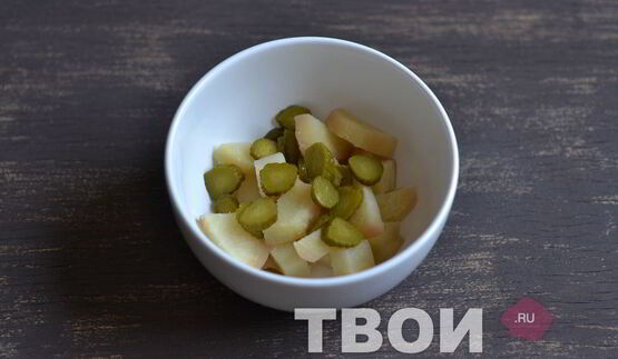 салат с картофелем и зеленым горошком