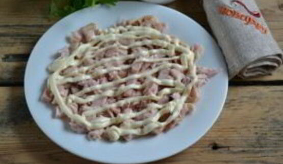 салат с картофельной стружкой