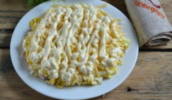 салат с картофельной стружкой