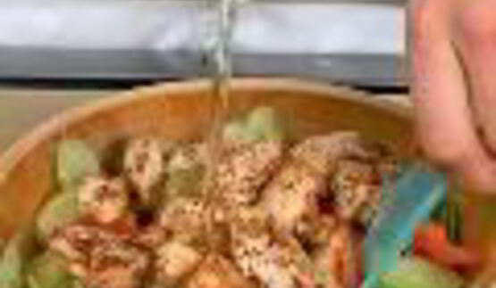 салат с молодым картофелем и курицей