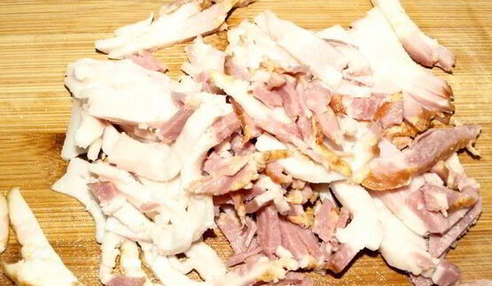 теплый картофельный салат с беконом