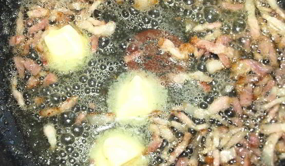 теплый картофельный салат с беконом