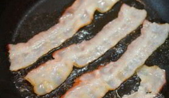 теплый салат с картофелем и беконом