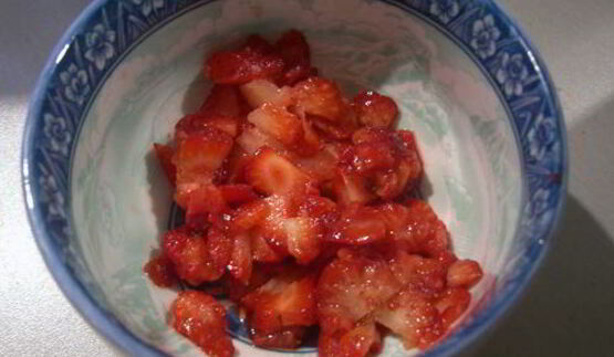 легкий салат с клубникой