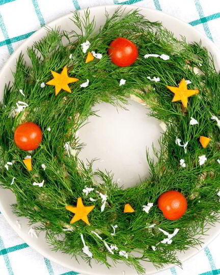 Рецепт новогоднего венка из оливье