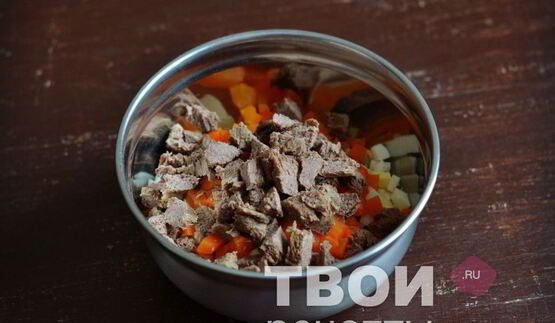 оливье с говядиной