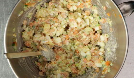 оливье с лососем