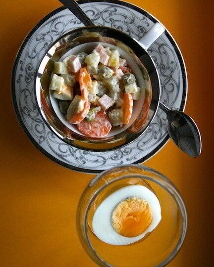 Рецепт оливье с вареной колбасой