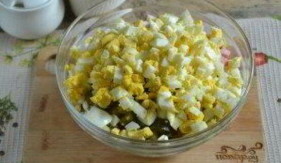 салат оливье классический с колбасой