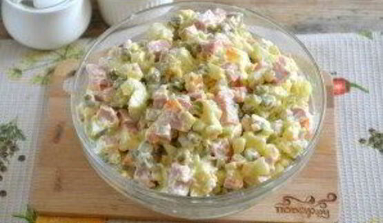 салат оливье классический с колбасой