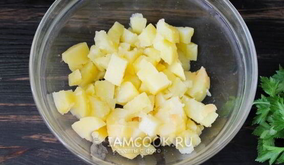 салат оливье с копченой скумбрией