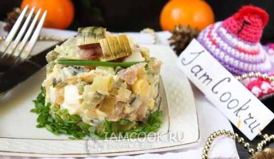 салат оливье с копченой скумбрией