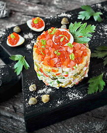 Рецепт салата оливье с семгой и красной икрой