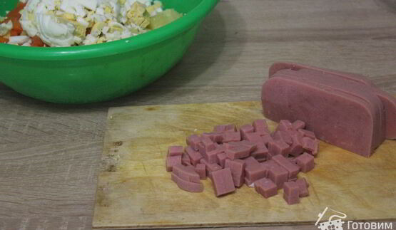 салат оливье с ветчиной