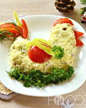 Салат в виде петуха Оливье