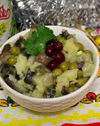 Постный салат с маринованными опятами