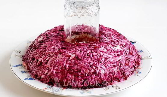 салат гранатовый браслет с копченой курицей