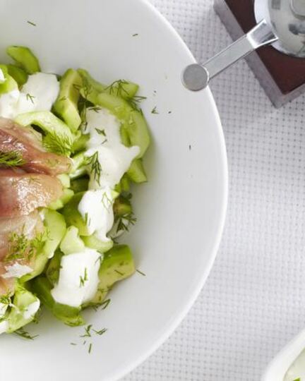 Рецепт салата из авокадо и копченой рыбы