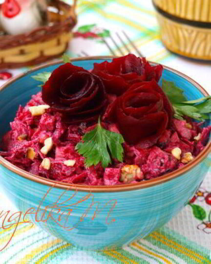 Рецепт салата из свеклы с курицей и черносливом