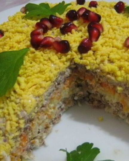 Рецепт салата мимоза с консервой и сыром