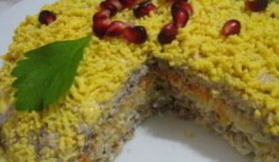 салат мимоза с консервой и сыром