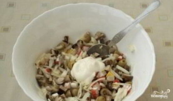 салат новогодний из крабовых палочек