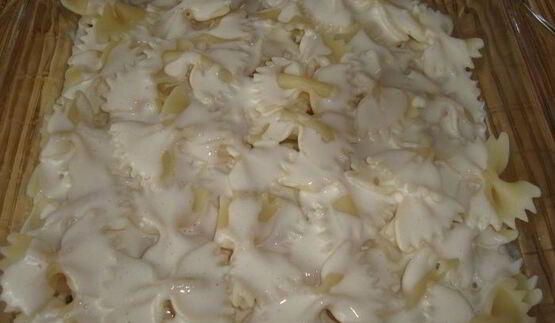 грибы в сливочном соусе под шубой из фарфалле