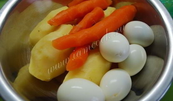 салат под шубой с солеными огурцами