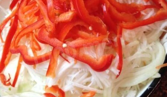 салат радужный из свежих овощей для раздельного питания