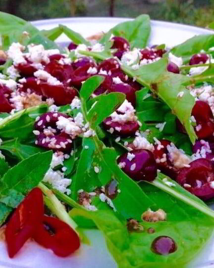 Рецепт салата с черешней и фетой