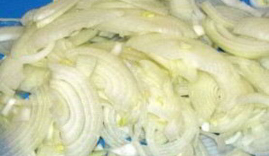 салат с кальмарами и луком