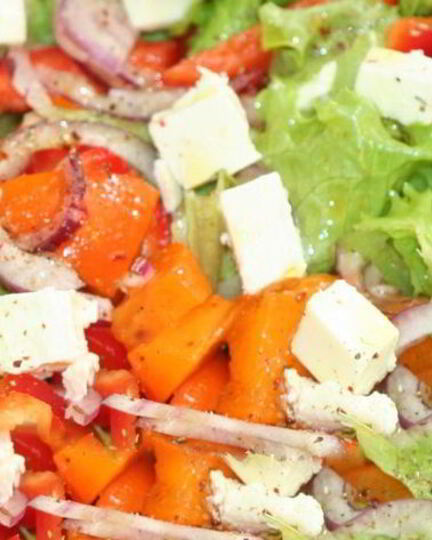 Рецепт салата с хурмой и брынзой