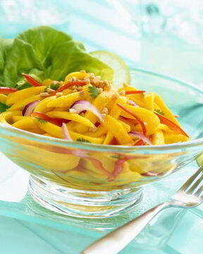 Салат с перцем и яблоком