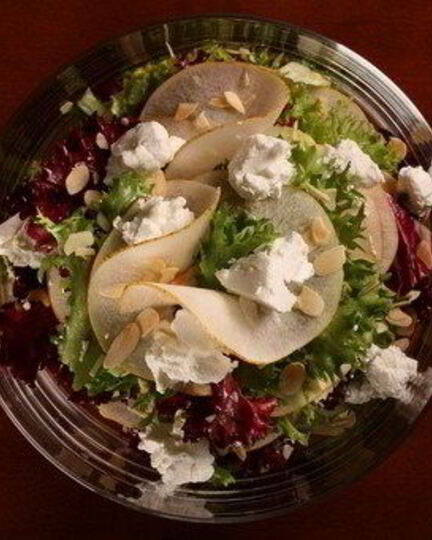 Рецепт салат с радиккьо, грушами, рикоттой и грецкими орехами
