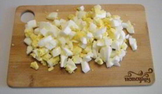 салат с шампиньонами и куриной грудкой