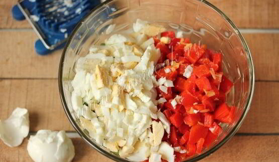 салат шедевр с курицей и сладким перцем