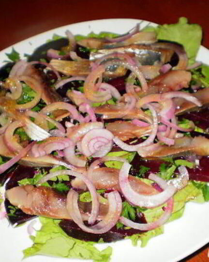 Рецепт салата со свеклой и сельдью под апельсиновым соусом