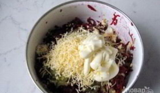 салат со свеклой и солеными огурцами