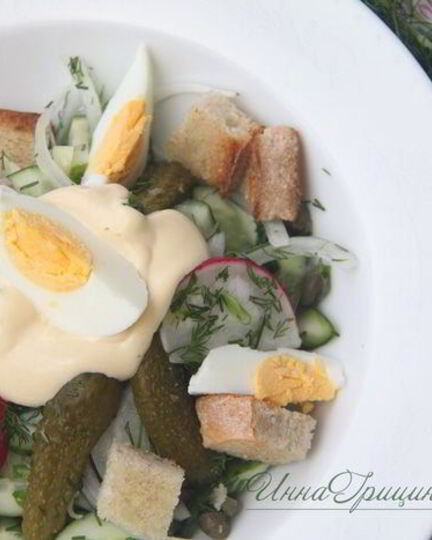 Рецепт русского летнего салата в стиле цезарь