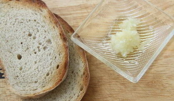 русский летний салат в стиле цезарь